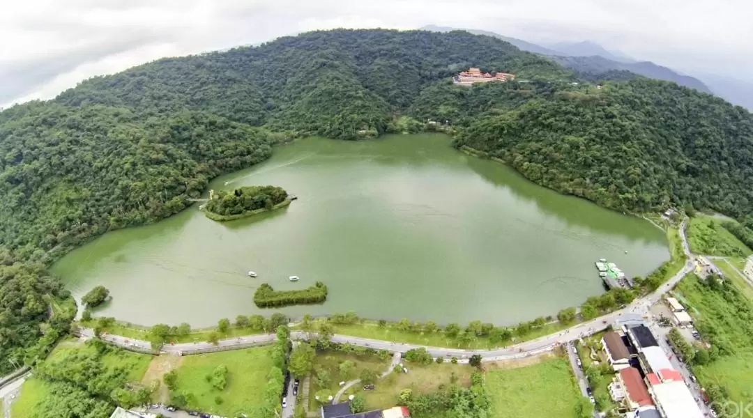 Meihua Lake Half Day Tour with Pick-up 