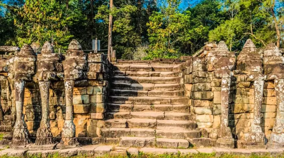 Bike the Angkor Temples (Lunch & Refreshments included)