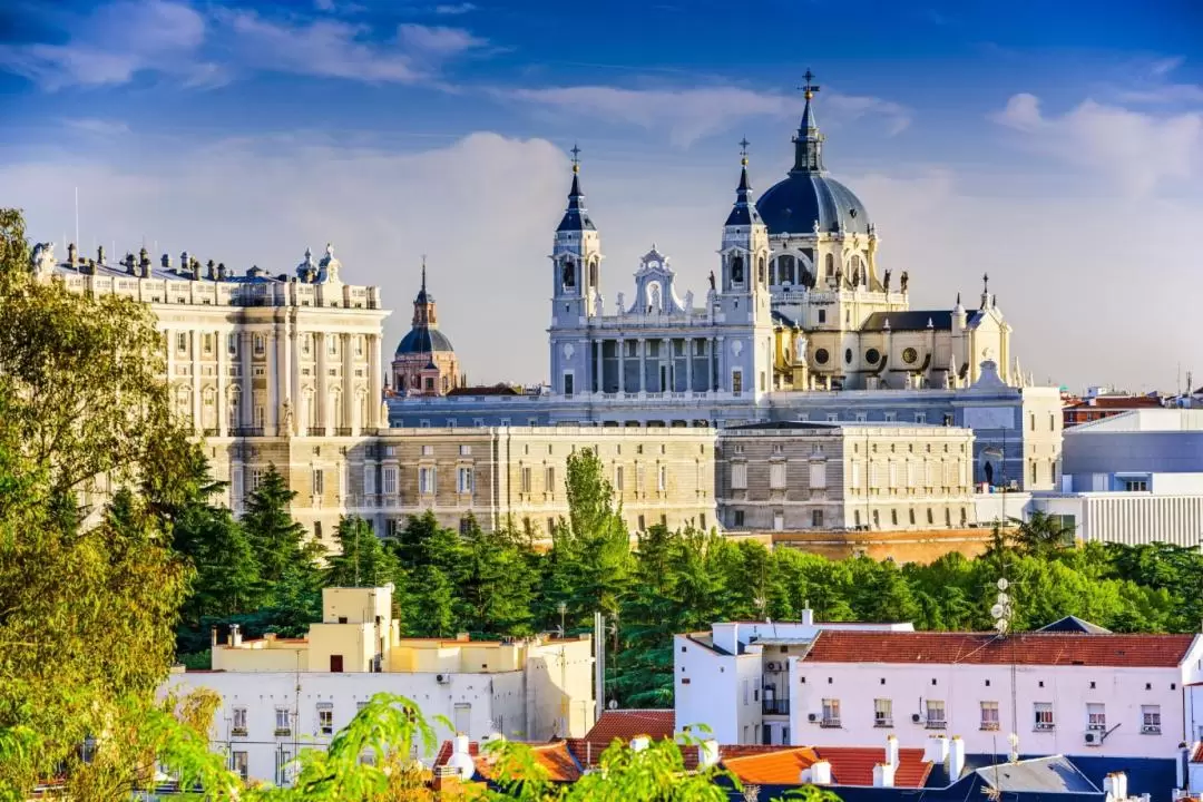 Royal Palace of Madrid Guided Tour with Fast Track Access