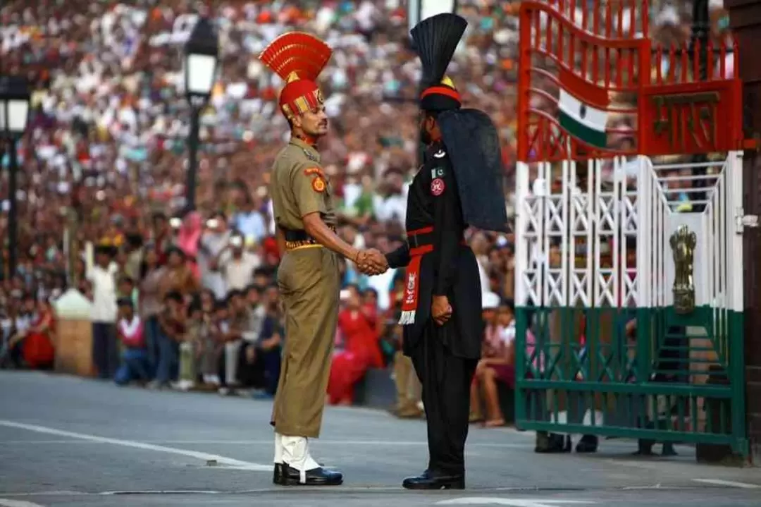 Wagah Beating Retreat Border Ceremony (with Dinner) in Amritsar