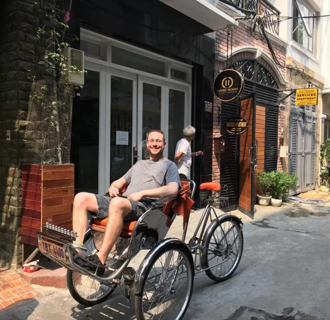 Cyclo Ride with Lunch or Dinner in Vietnamese Restaurant