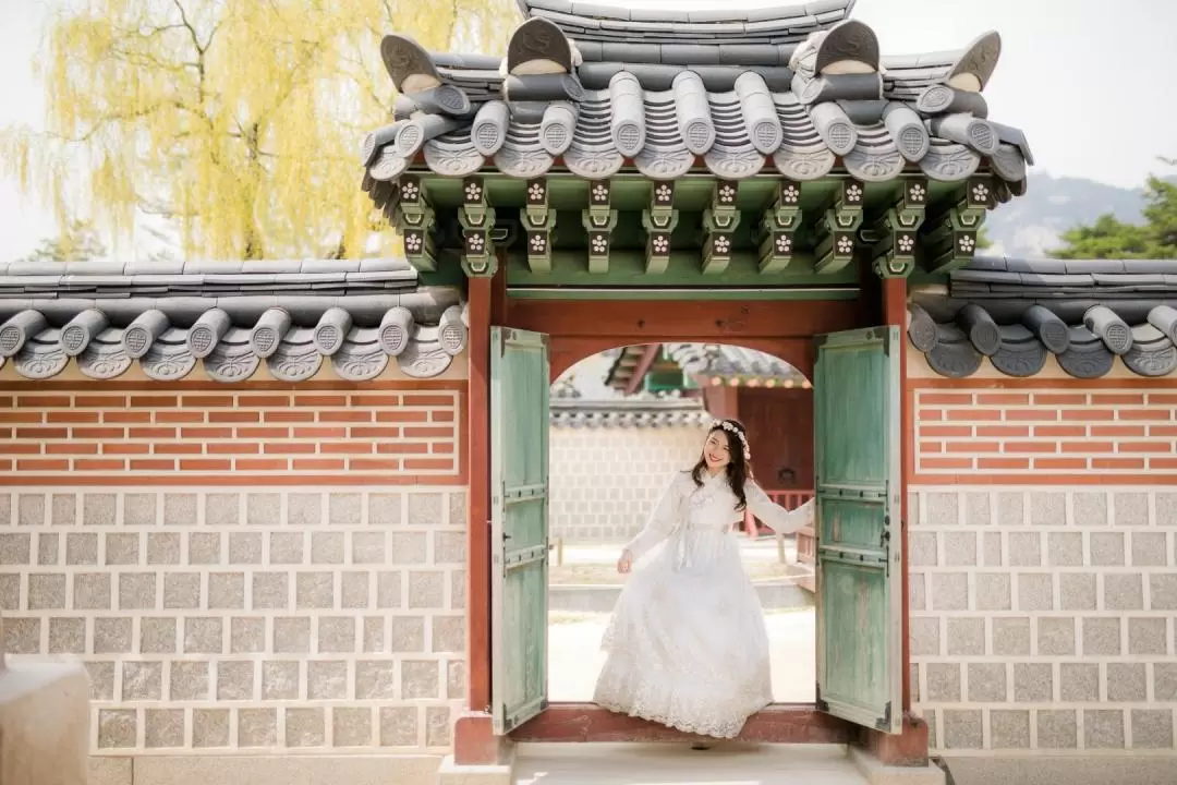 Seohwa Hanbok Rental at Gyeongbokgung