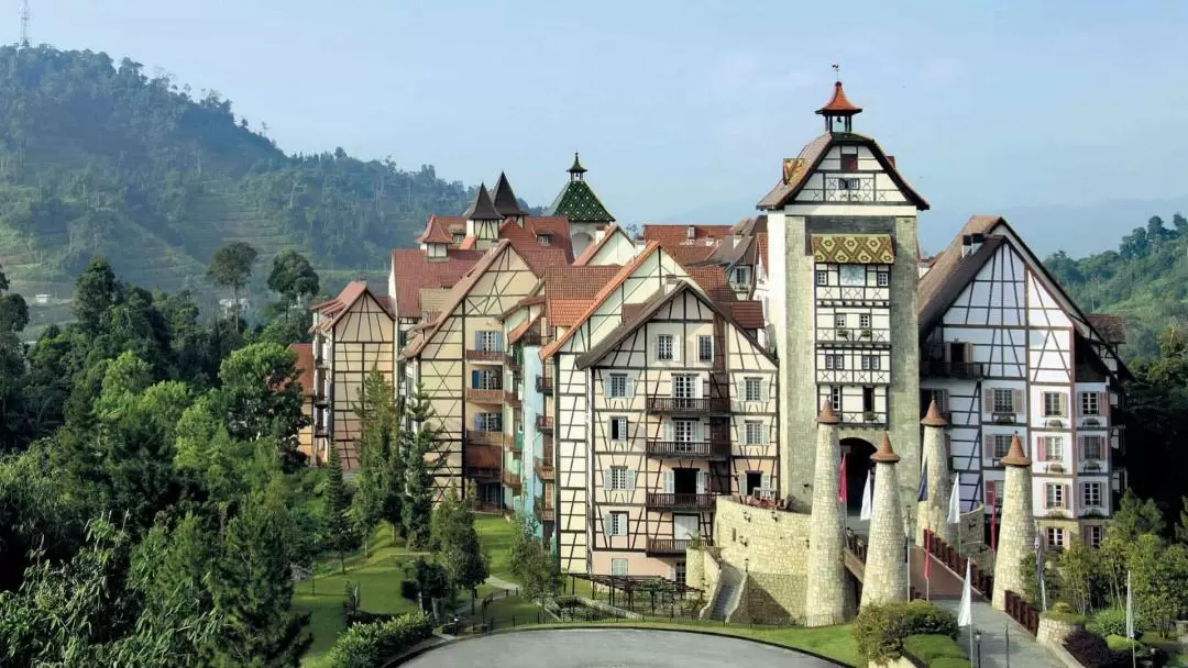 Colmar Bukit Tinggi and Japanese Village Day Tour from Kuala Lumpur