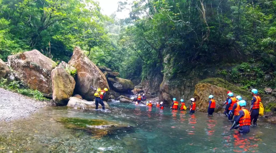 宜蘭｜南澳金岳瀑布溯溪跳水體驗