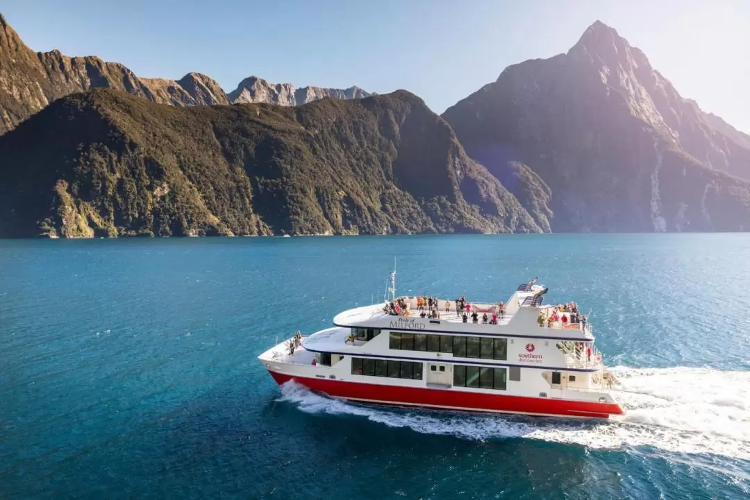 Milford Sound Discover More Cruise by Southern Discoveries