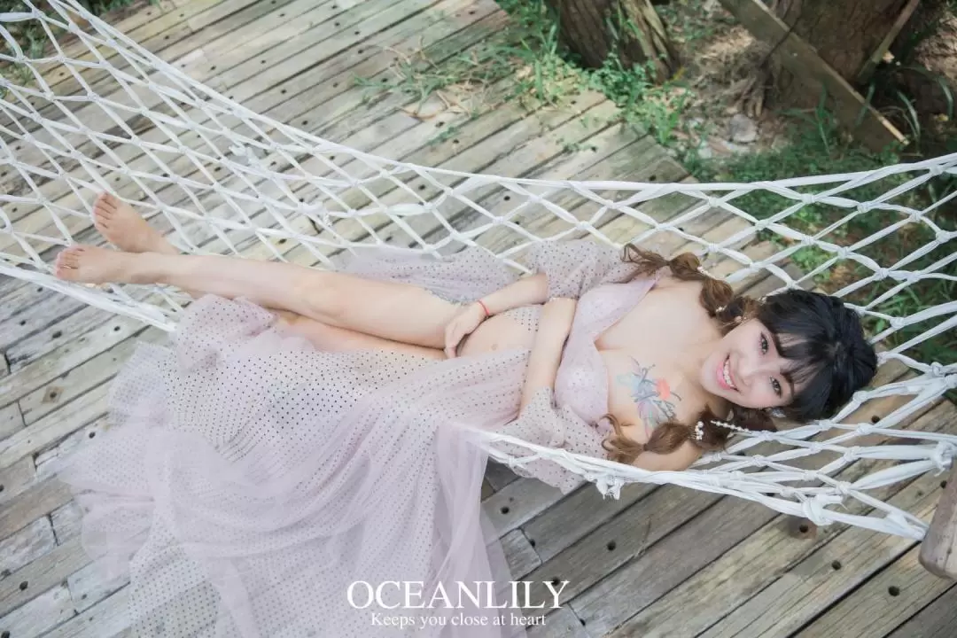 Miaoli｜Ocean Lily Wedding Dress Aesthetic Photography｜Pregnant woman. newborn photo