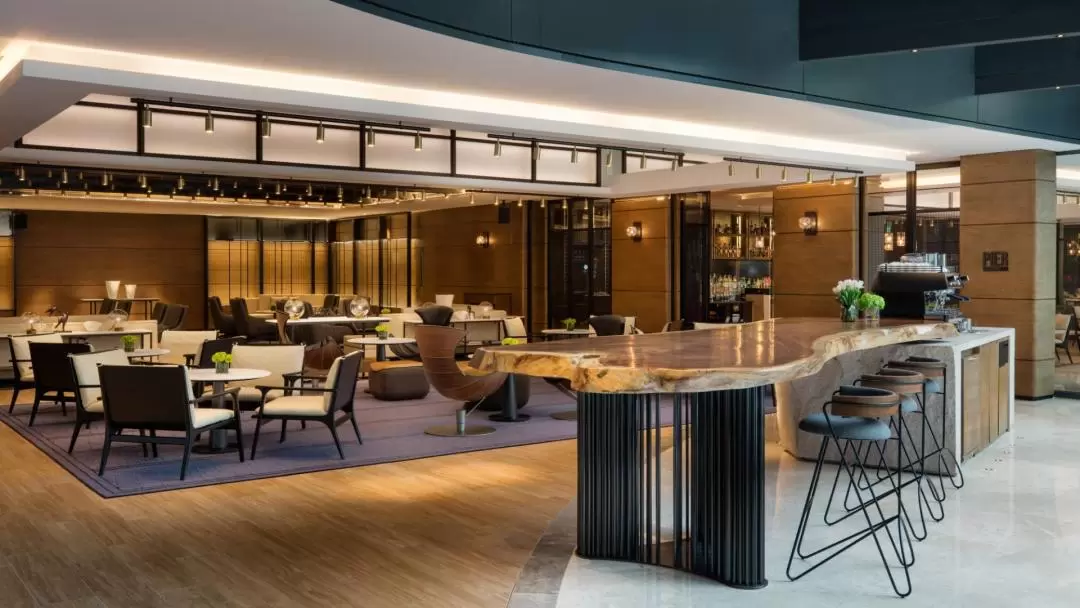 Indulge in Exquisite Dining at Pier Lounge & Bar, Hong Kong Ocean Park  Marriott Hotel