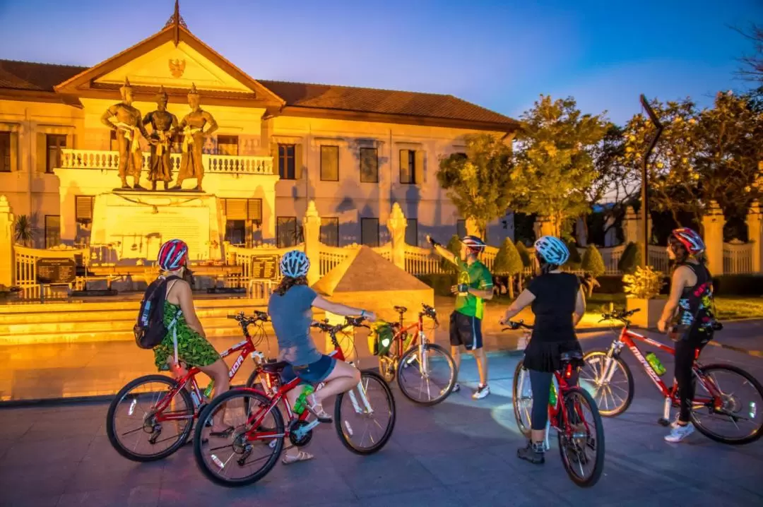 Chiang Mai Sightseeing Night Bike and Food Tour