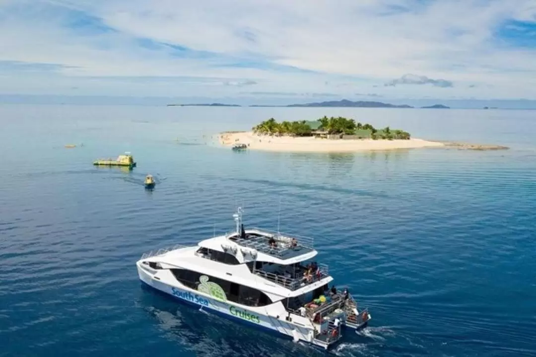 Mamanuca Island Sightseeing Cruise from Fiji