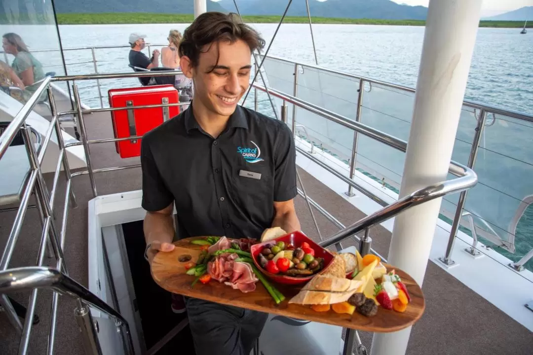 Cairns City Sights and Dinner Cruise Day Tour