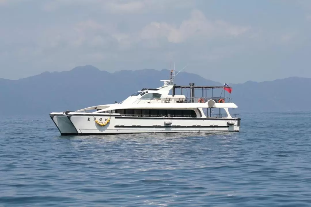 Guishan Island LandingWhale WatchingSurrounding Guishan Island