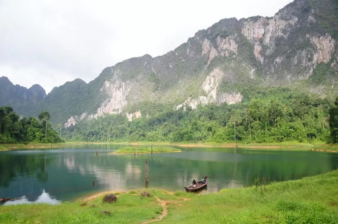 Cheow Lan Lake Explorer Day Tour from Krabi, Phuket or Khaolak to Khaosok