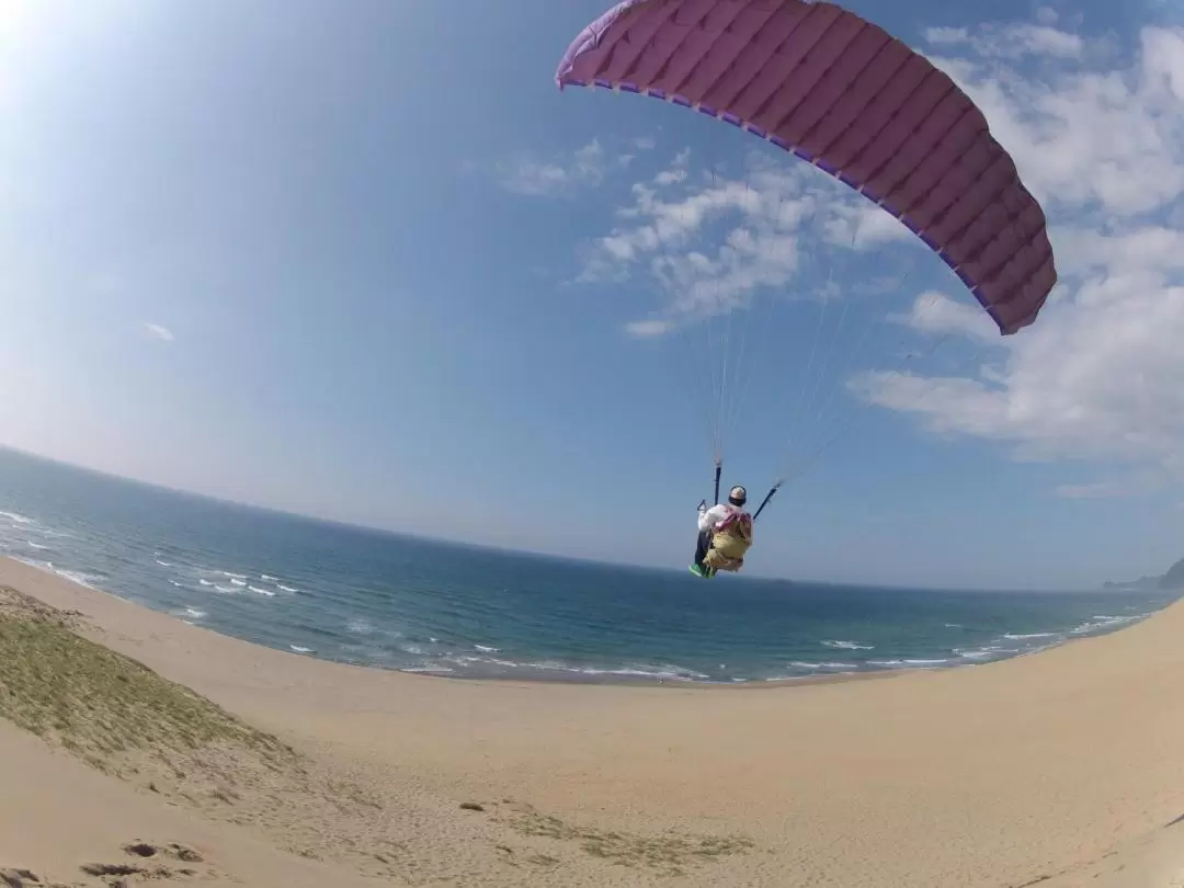 Paragliding Experience in Tottori Sand Dunes