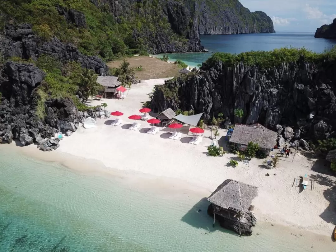 Seacret Catamaran Group Tour in El Nido