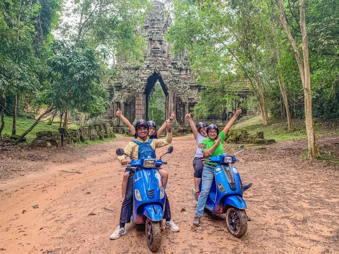 Angkor Wat Tour by Vespa