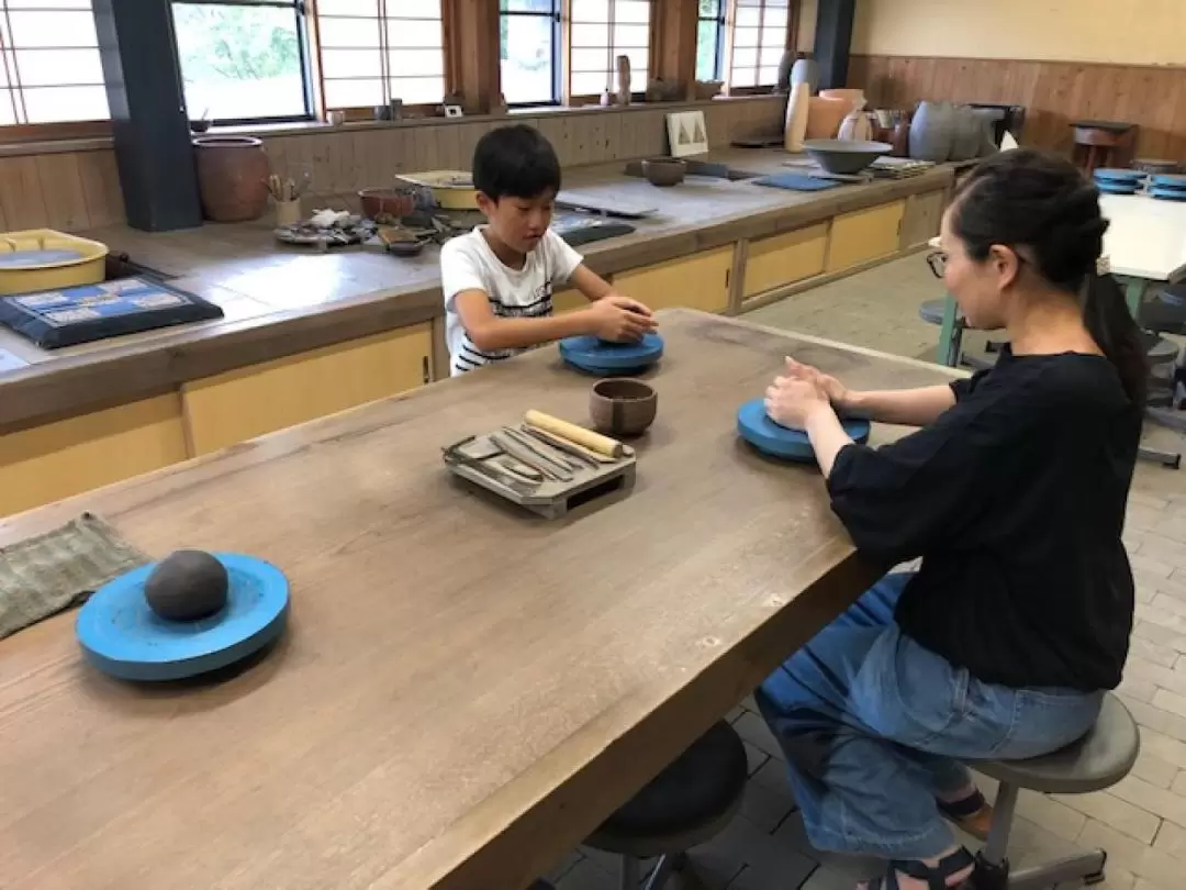 Mugenan Bizen pottery workshop hand forming experience (Okayama)