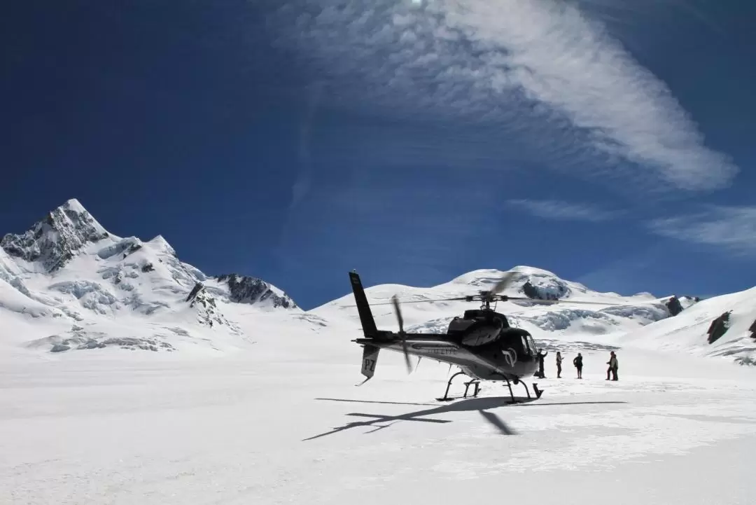 タスマン氷河 ヘリコプター遊覧体験（クック山）