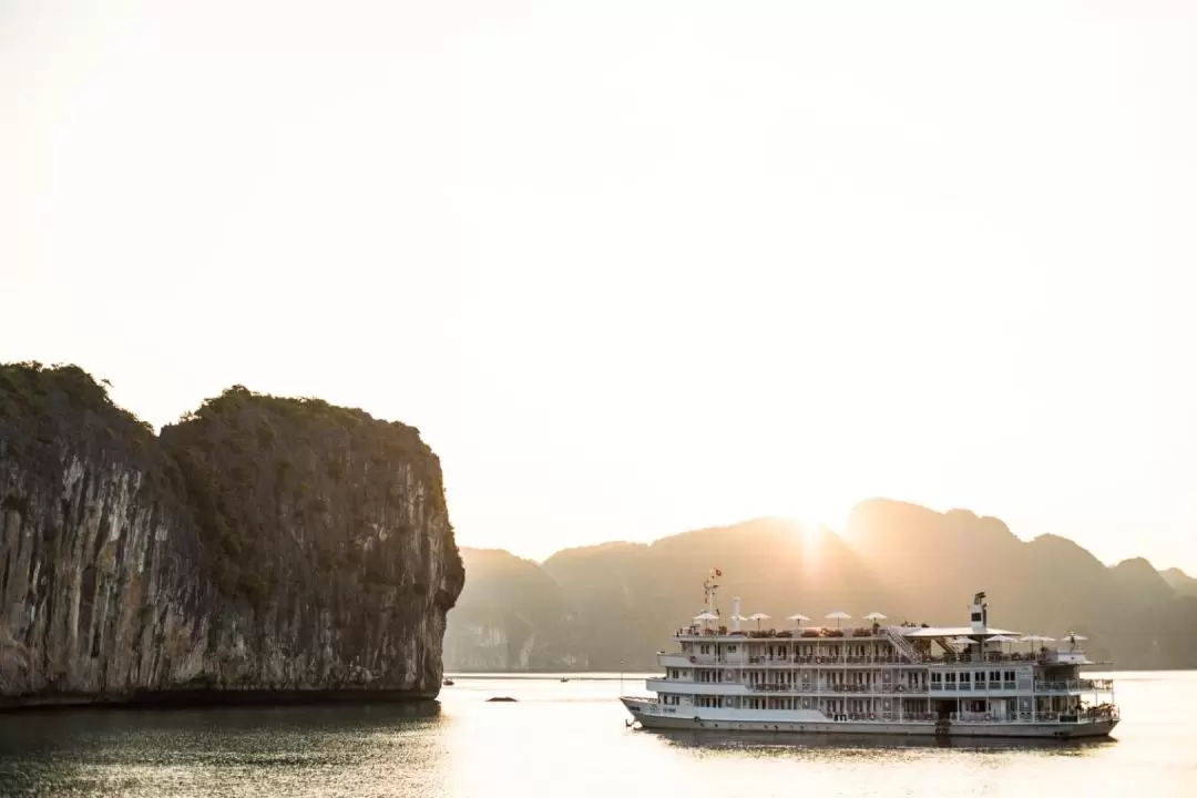 [Route 2] 2D1N Explore Halong Bay by Au Co Cruise