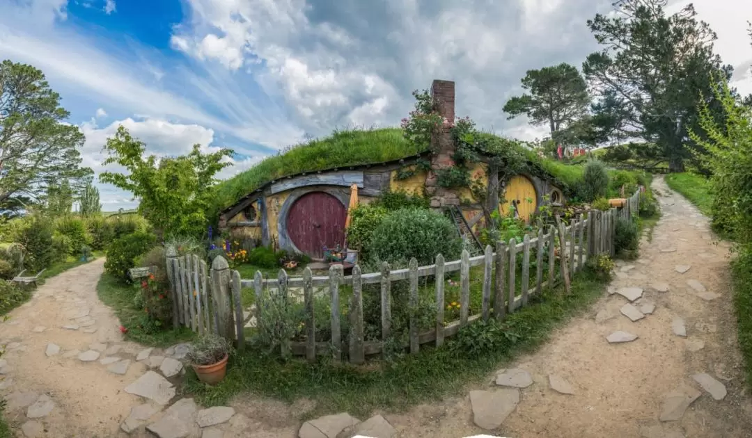 Hobbiton Movie Set Day Tour from Auckland