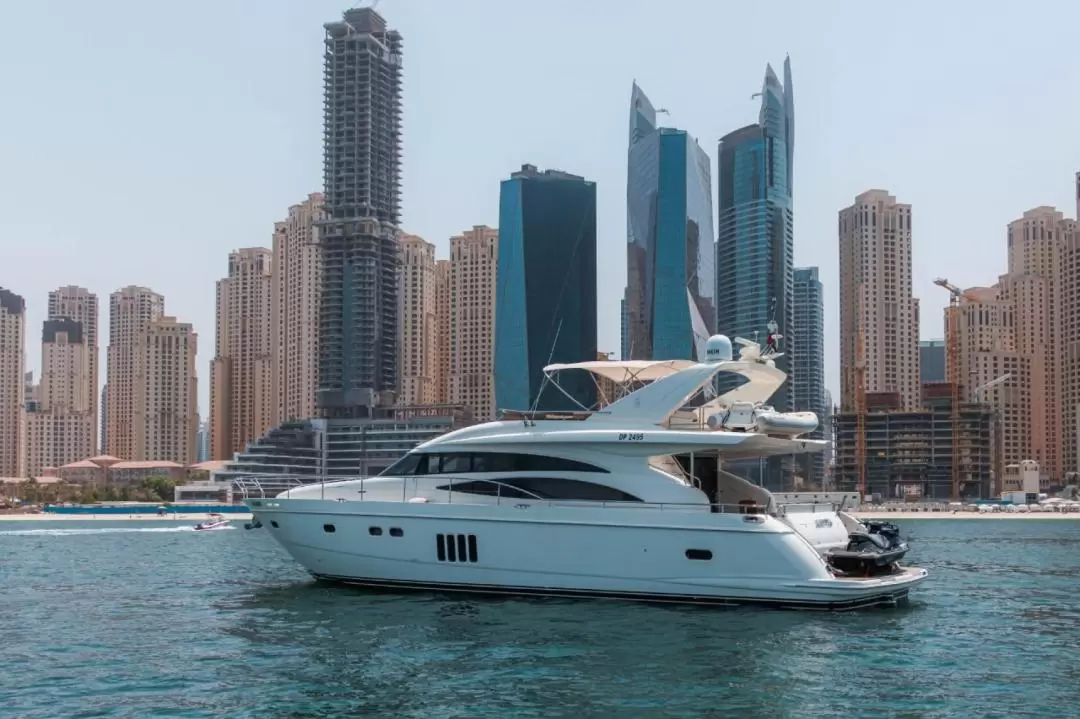 Private Luxury Yacht Experience in Dubai