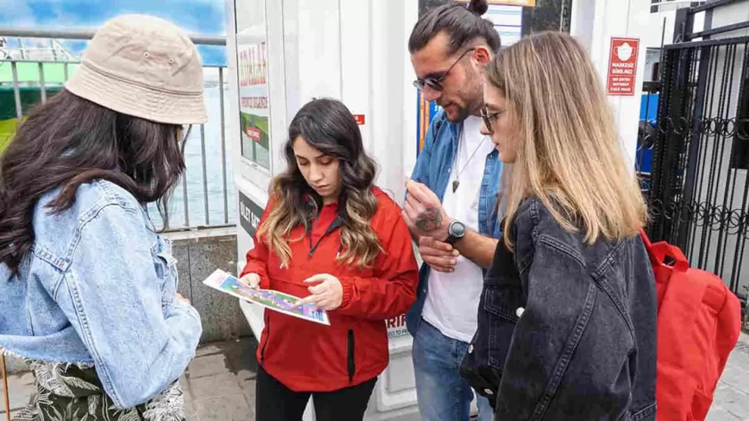 Istanbul: Bosphorus Sightseeing Cruise from the Old City