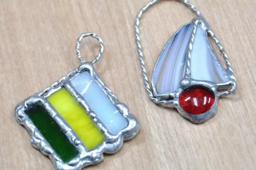 Stained Glass Accessory Making Experience in Tokyo
