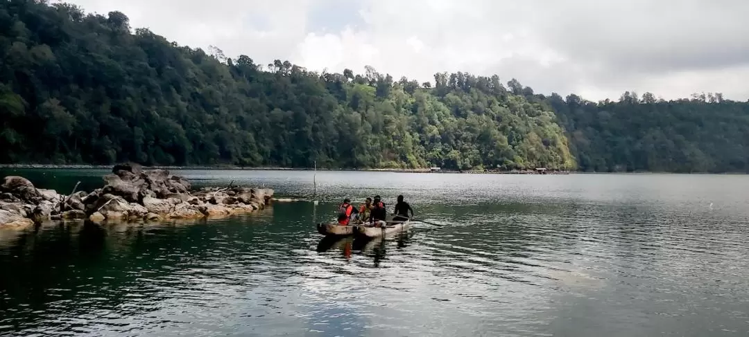 Twin Lake Jungle and Canoeing Trekking Day Tour in Bali