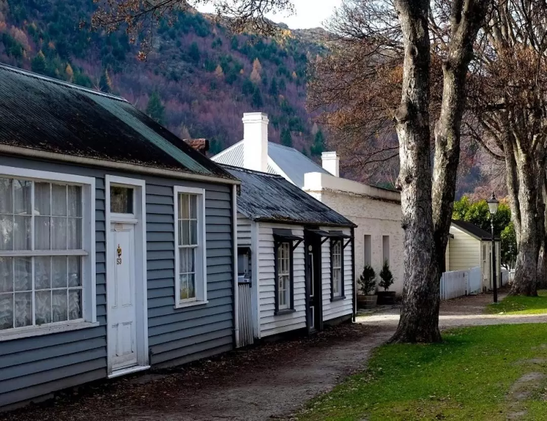 Arrowtown Wanaka 6 Hours Tour from Queenstown