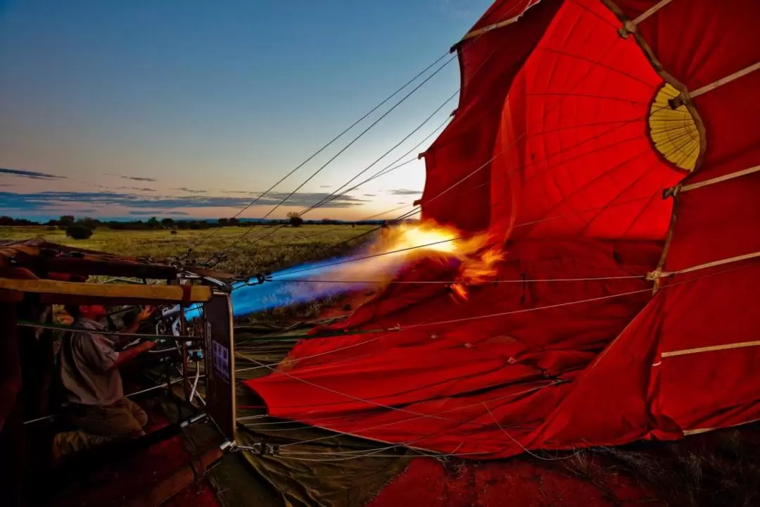 Alice Springs Early Morning Hot Air Balloon Experience 