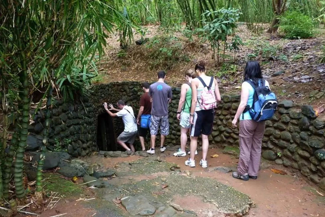 Private Car to Cu Chi Tunnel 