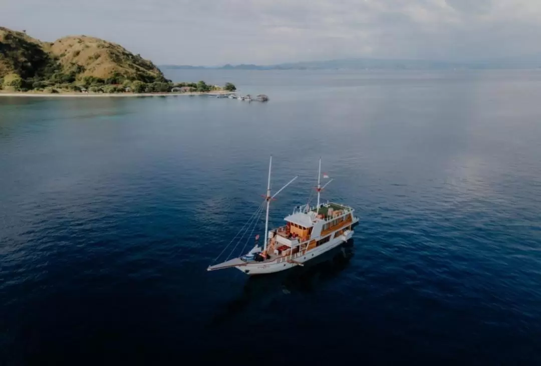 3D2N Premier Phinisi Sailing Komodo Tour from Labuan Bajo