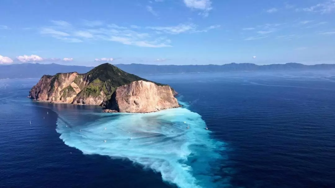 龜山島牛奶湖｜宜蘭龜山島牛奶海帆船・SUP 體驗