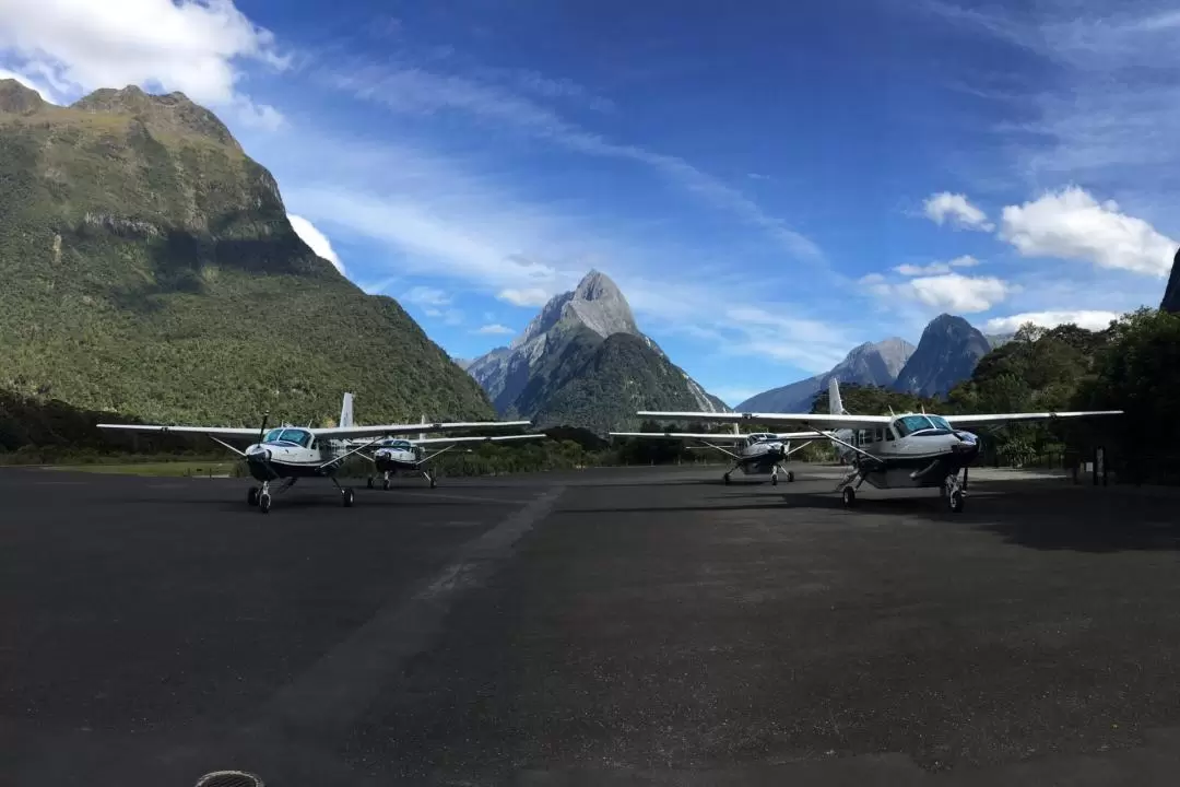 Milford Sound Scenic Flight and Big Five Glaciers from Queenstown