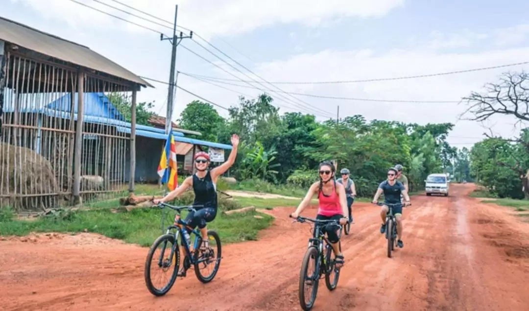 Sunset Boat and Cycling Tour in Floating Village 