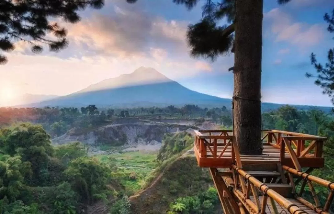 Instagramable Kedung Kayang Waterfall, Setumbu Hill and Borobudur Temple Tour