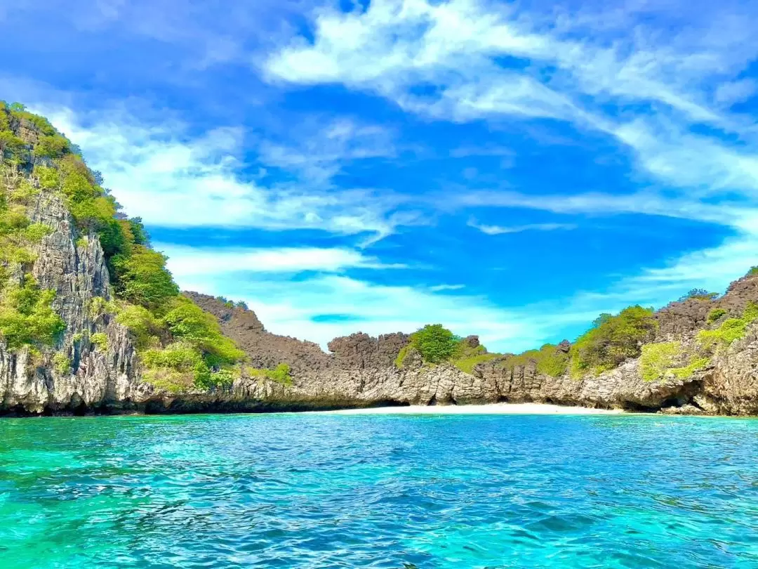 蘭達島： Koh Rok & Koh Haa浮潛之旅（乘坐快艇）