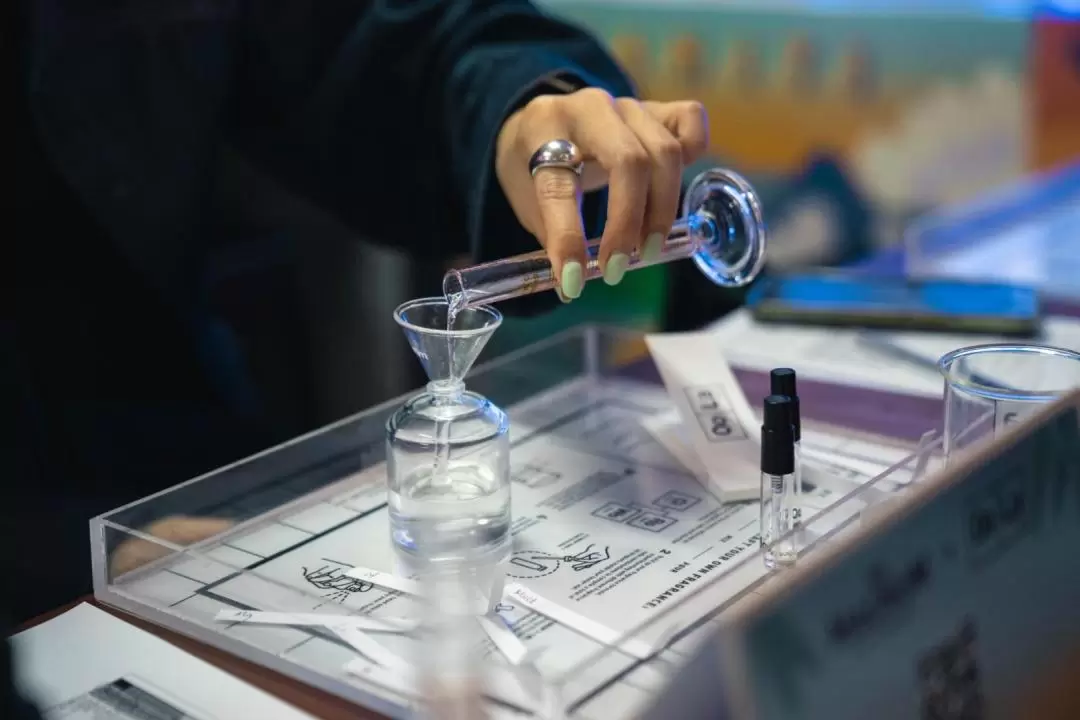 新加坡香水手工調配體驗（Oo La Lab提供）