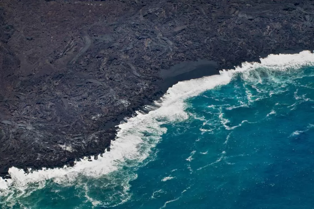 Blue Hawaiian Circle of Fire Helicopter Tour from Hilo