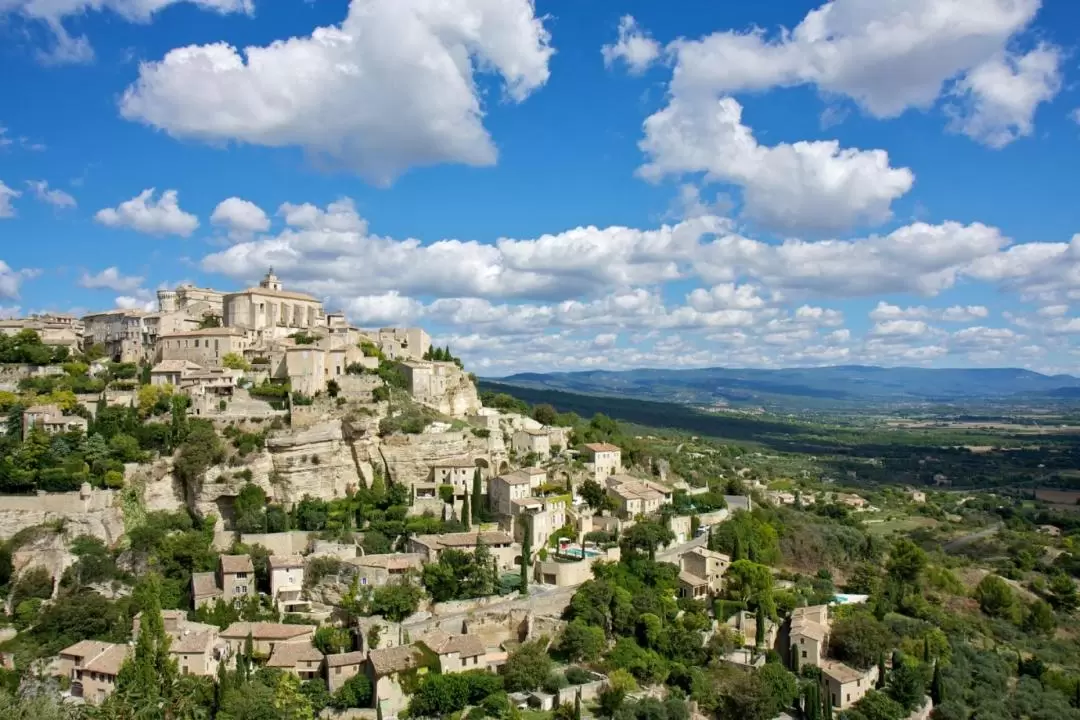 Hilltop Villages in Luberon from Aix-en-Provence