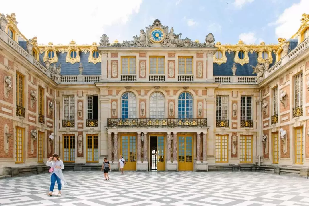 Versailles Chateau and Gardens Tour by Train