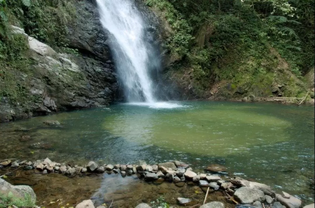 Waterfalls, Fijian Village & Local School Tour with Lunch