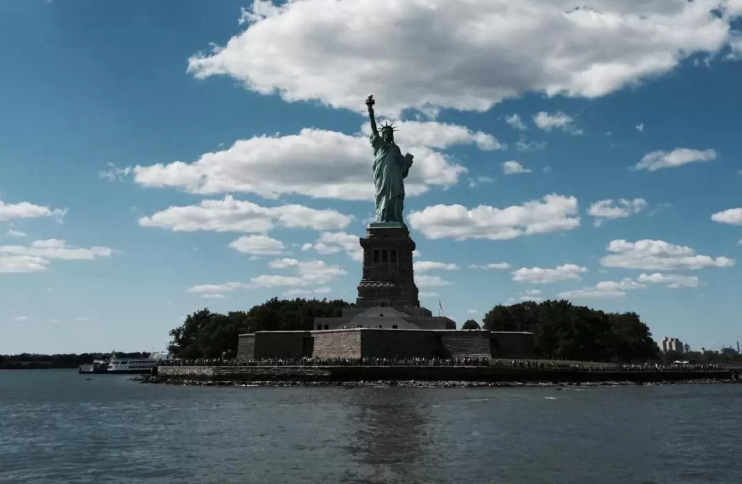 Statue of Liberty and 9/11 Memorial Tour with Museum Access