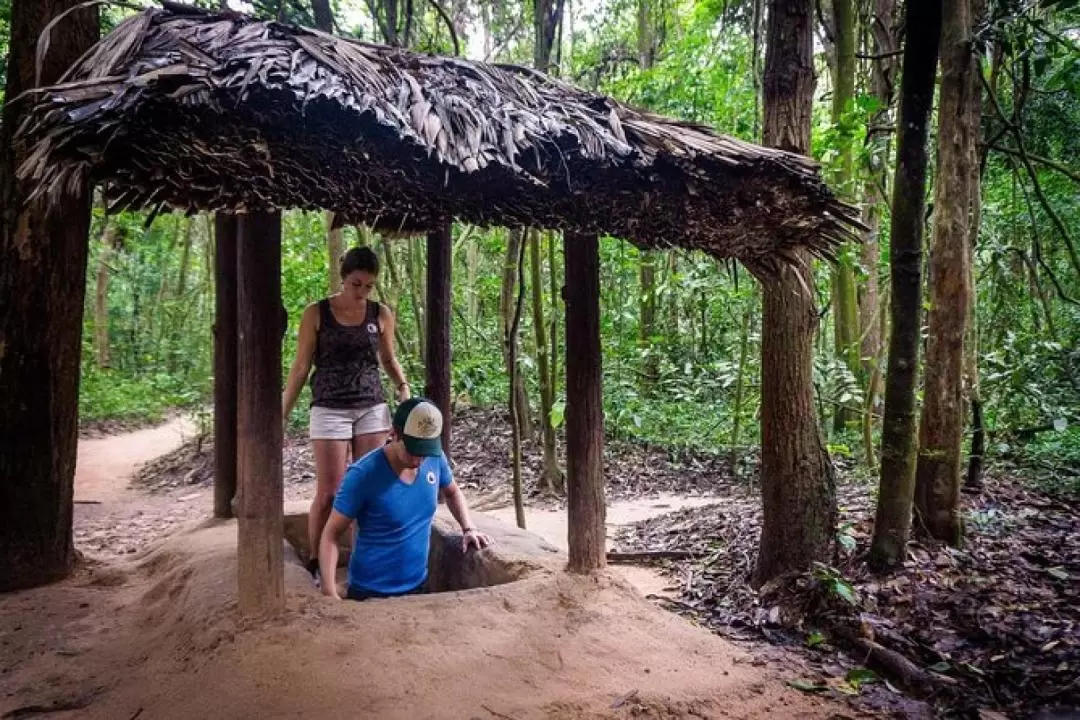 Private Car to Cu Chi Tunnel 