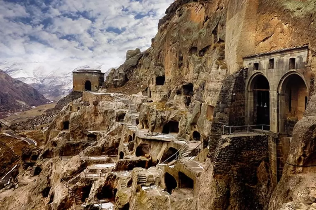 博爾若米中央公園＆Vardzia 洞穴遺址之旅（提比里斯出發）