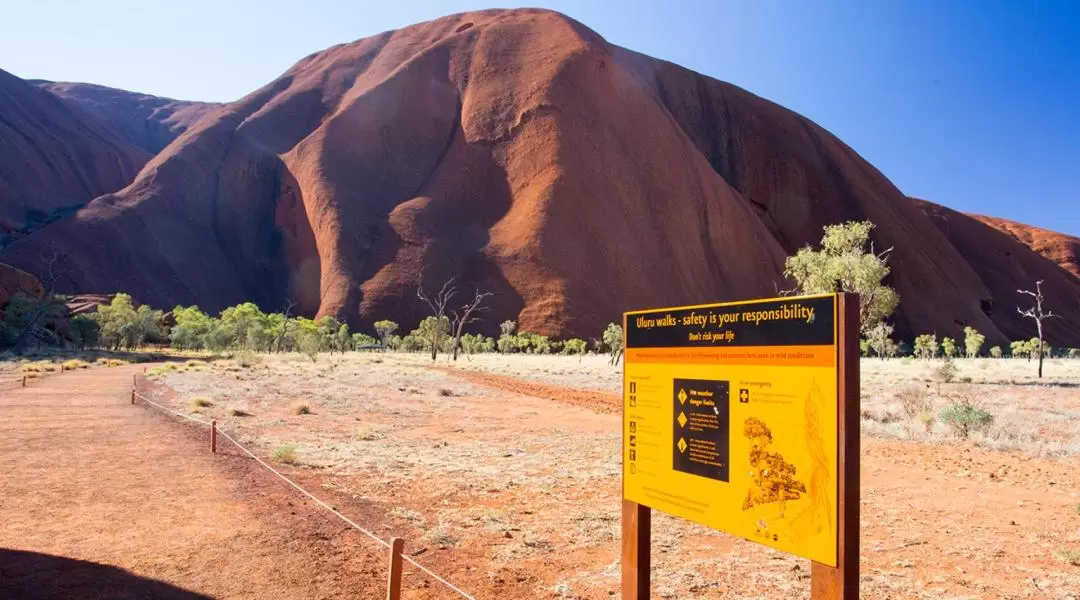 Uluru Sunset Tour from Ayers Rock Resort