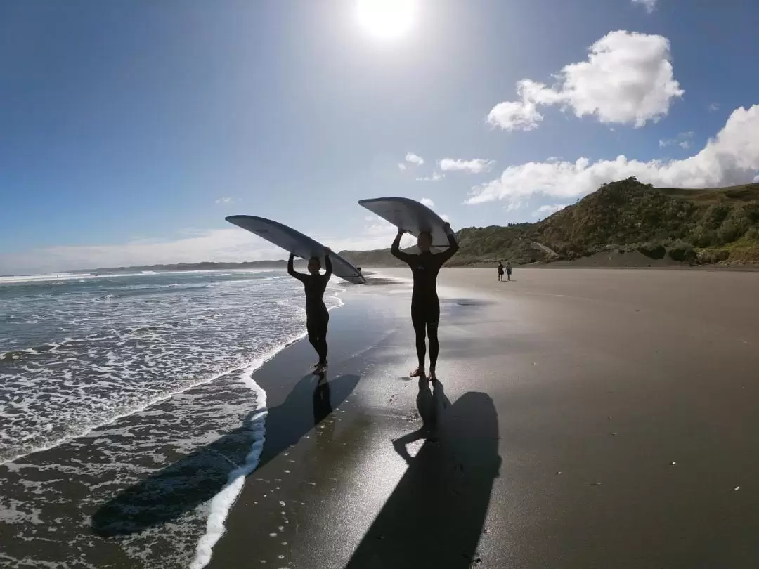 Raglan Surfing Beginner Lesson