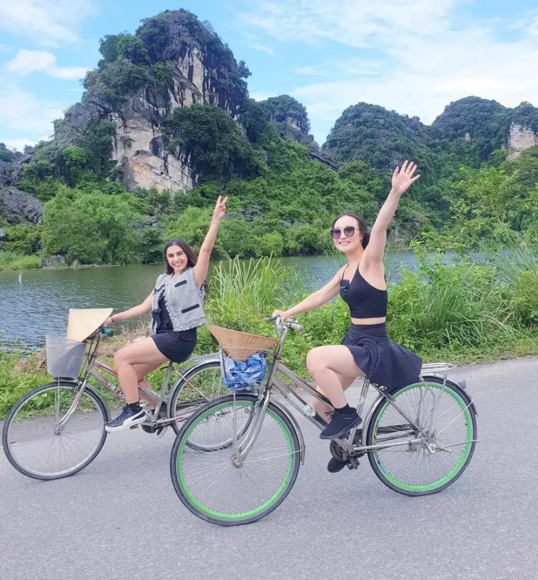 Hoa Lu, Tam Coc/Trang An, and Mua Cave Day Tour from Hanoi 