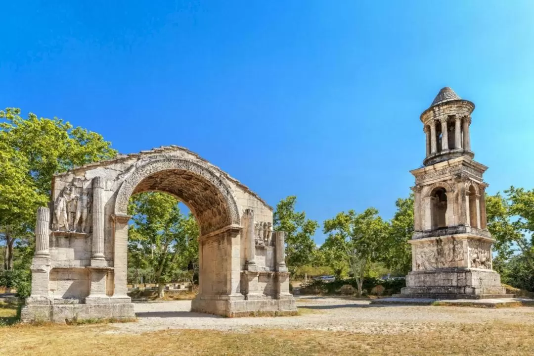 Arles, St Remy & Les Baux Village Day Tour from Aix en Provence