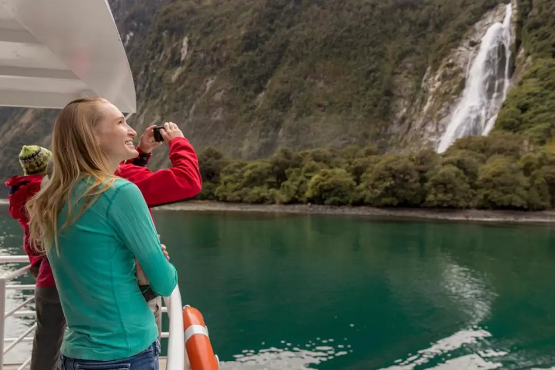 Milford Sound Cruise and Kayak