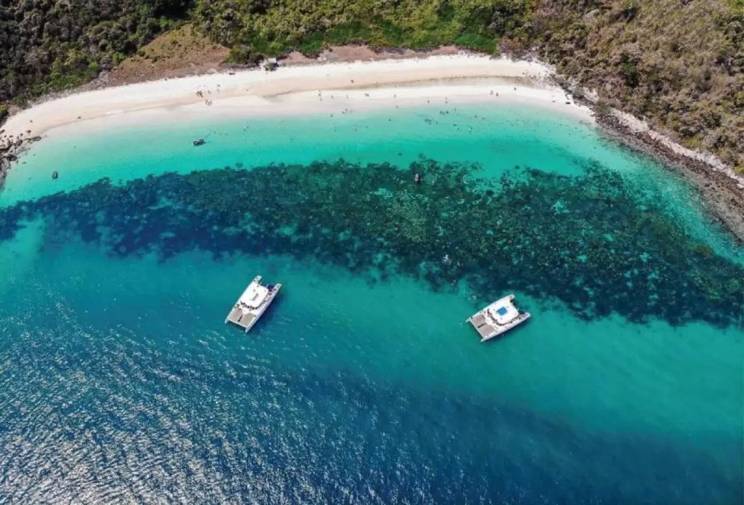 芭堤雅Koh Phai / Koh Rin / Koh Ped跳島之旅（搭乘豪華雙體船）